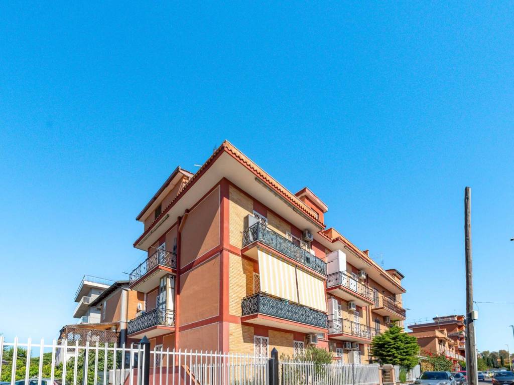 appartamento in vendita a Roma in zona Tor Vergata/Torrenova
