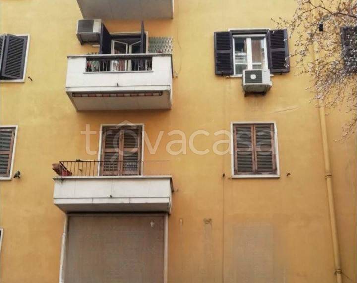 appartamento in vendita a Roma in zona Tuscolano