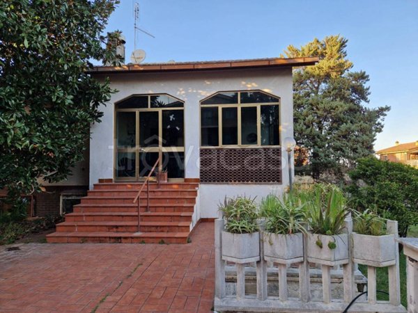 casa indipendente in vendita a Roma in zona Ostiense