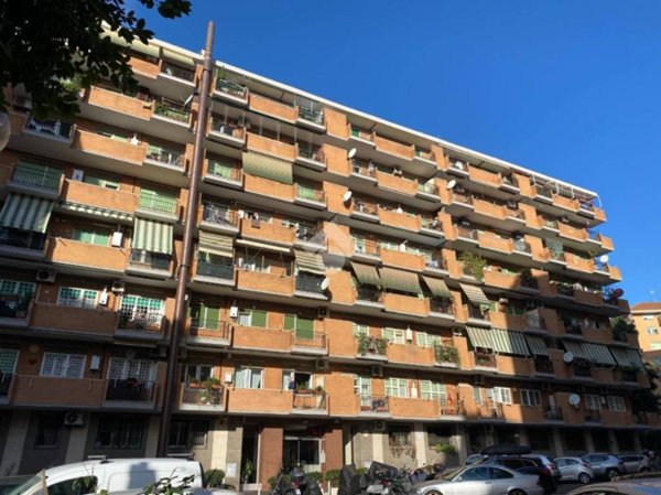 appartamento in vendita a Roma in zona Appio Latino