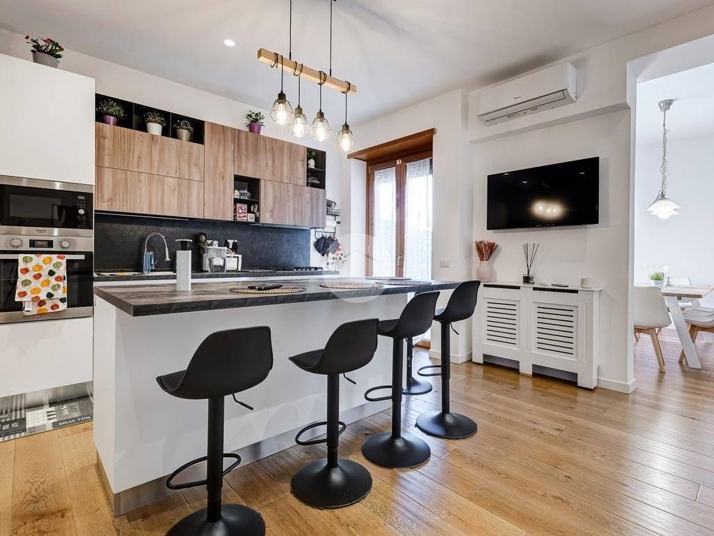 appartamento in vendita a Roma in zona Appio Latino