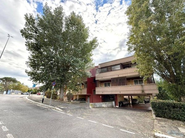 appartamento in vendita a Roma in zona Dragona/Bagnoletto
