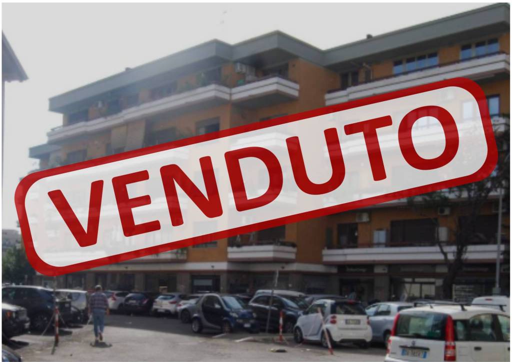 appartamento in vendita a Roma in zona Appio Latino