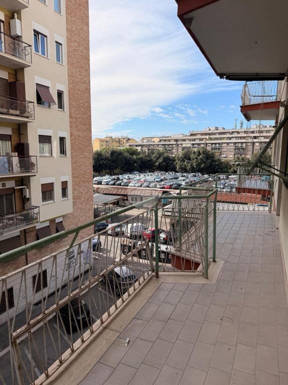 appartamento in vendita a Roma in zona Tuscolano