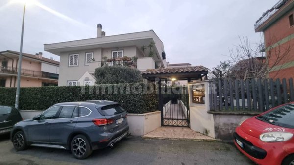 appartamento in vendita a Roma in zona Finocchio