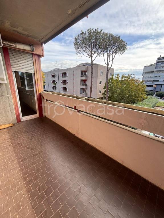 appartamento in vendita a Roma in zona Spinaceto