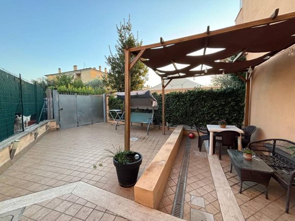 appartamento in vendita a Roma in zona Castelverde