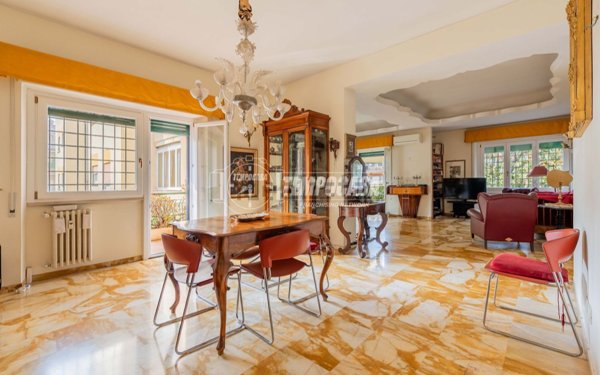 appartamento in vendita a Roma in zona EUR