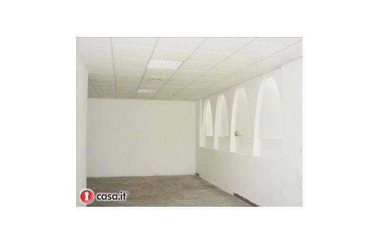 ufficio in vendita a Roma in zona Mostacciano