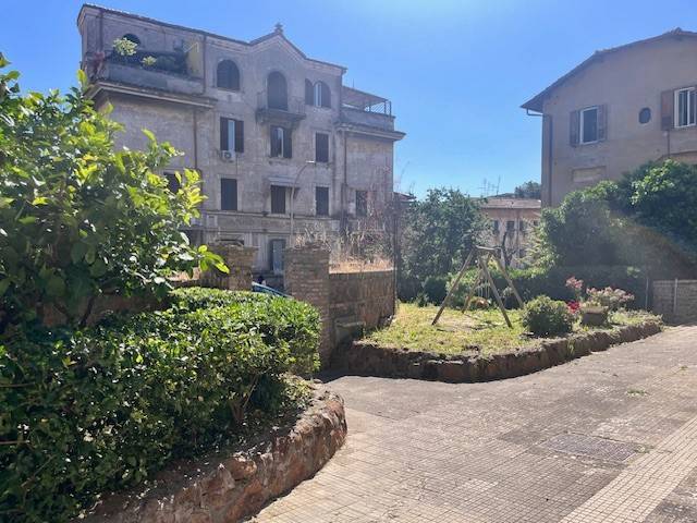appartamento in vendita a Roma in zona Ostiense