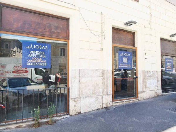 negozio in vendita a Roma in zona Rione Monti/Campitelli