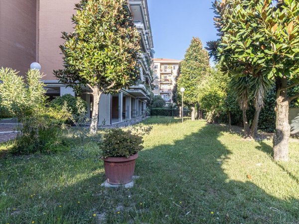 appartamento in vendita a Roma in zona Corviale