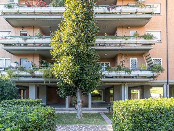 appartamento in vendita a Roma in zona Corviale