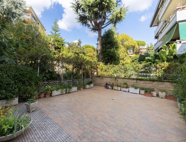 appartamento in vendita a Roma in zona Gianicolense