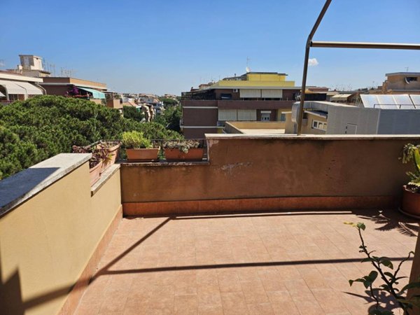 appartamento in vendita a Roma in zona Ostia
