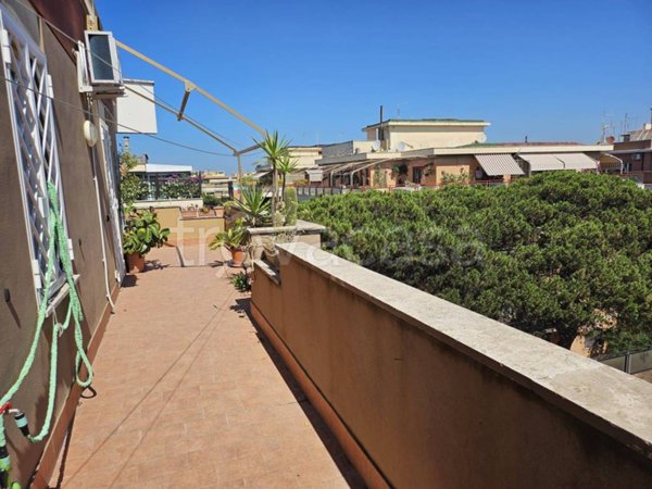 appartamento in vendita a Roma in zona Ostia