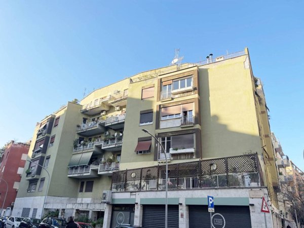 appartamento in vendita a Roma in zona Appio Latino