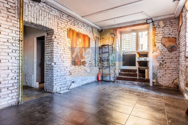 appartamento in vendita a Roma in zona Appio Latino