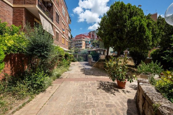 appartamento in vendita a Roma in zona Primavalle