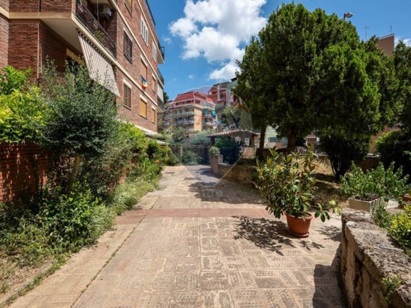 appartamento in vendita a Roma in zona Primavalle