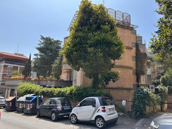 appartamento in vendita a Roma in zona Tor di Quinto