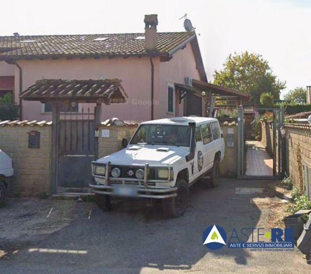 appartamento in vendita a Roma in zona Ostia Antica