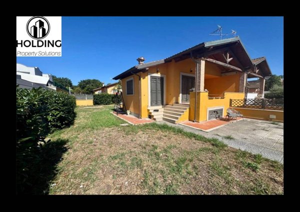 casa indipendente in vendita a Roma in zona Infernetto