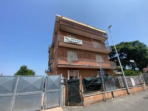 appartamento in vendita a Roma in zona Casal Morena
