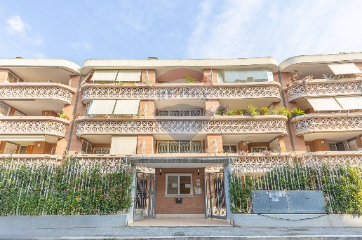 appartamento in vendita a Roma in zona EUR