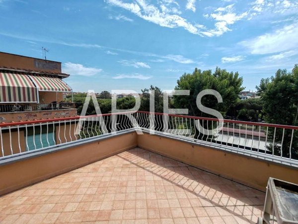 appartamento in vendita a Roma in zona Ostia