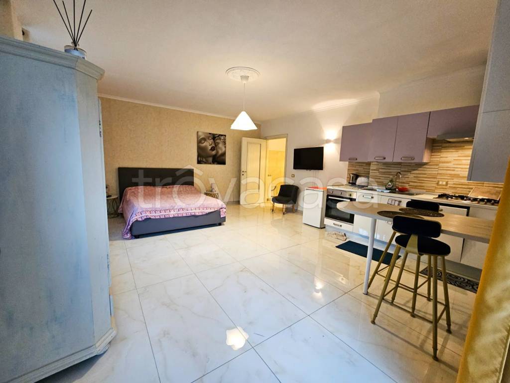 appartamento in vendita a Roma in zona Tomba di Nerone