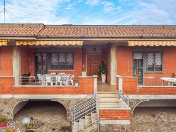 casa indipendente in vendita a Roma in zona Finocchio