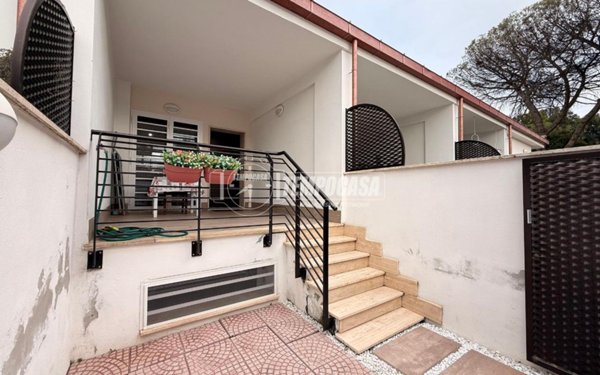 casa indipendente in vendita a Roma in zona Palmarola