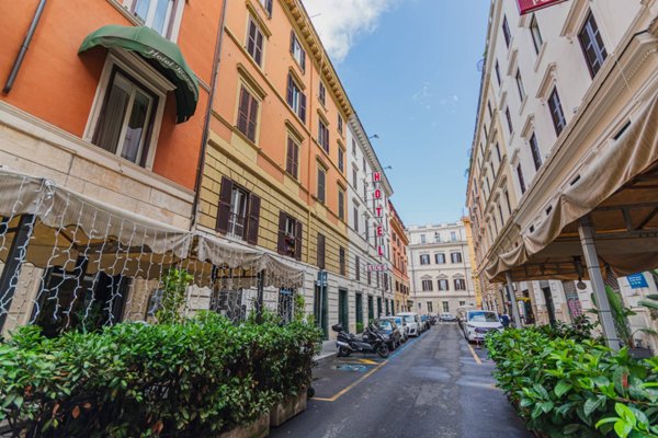appartamento in vendita a Roma in zona Castro Pretorio