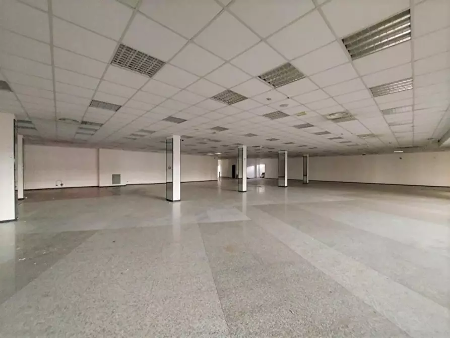 negozio in vendita a Roma in zona Monte Sacro/Talenti