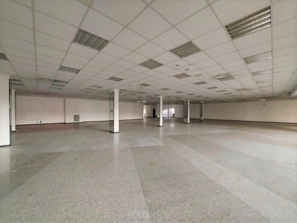 negozio in vendita a Roma in zona Monte Sacro/Talenti