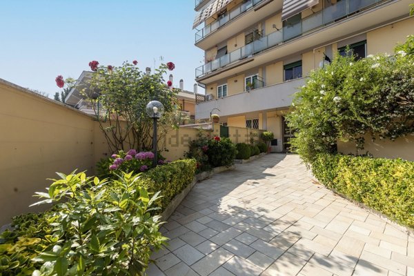 appartamento in vendita a Roma in zona Corviale