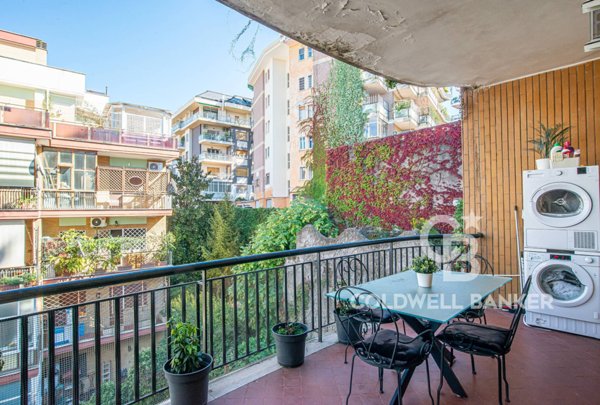 appartamento in vendita a Roma in zona Tomba di Nerone
