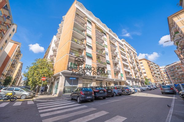 appartamento in vendita a Roma in zona Appio Latino