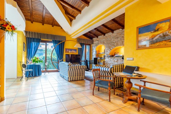 casa indipendente in vendita a Roma in zona Celio