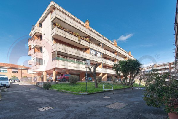 appartamento in vendita a Roma in zona Vitinia