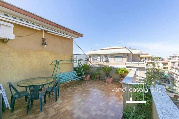 appartamento in vendita a Roma in zona Ostia