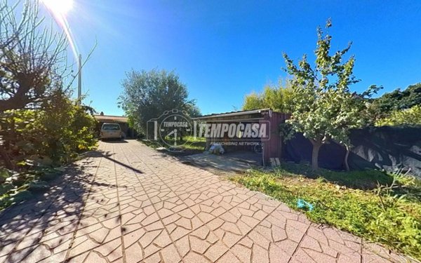 casa indipendente in vendita a Roma in zona Acilia