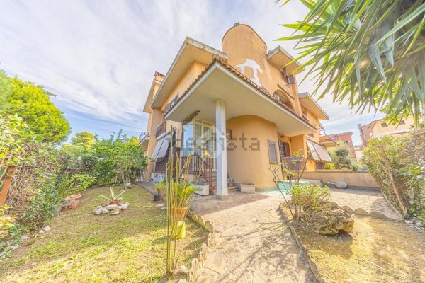 appartamento in vendita a Roma in zona Casal Morena