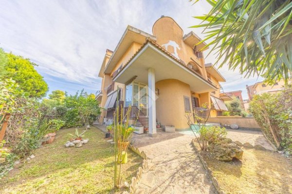 casa indipendente in vendita a Roma in zona Romanina