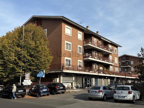 appartamento in vendita a Roma in zona Casal Morena