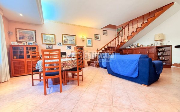 casa indipendente in vendita a Roma in zona Acilia