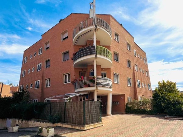 appartamento in vendita a Roma in zona Lunghezza