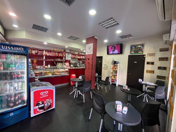 negozio in vendita a Roma in zona Tuscolano