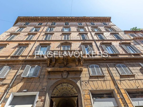 appartamento in vendita a Roma in zona Rione Monti/Campitelli